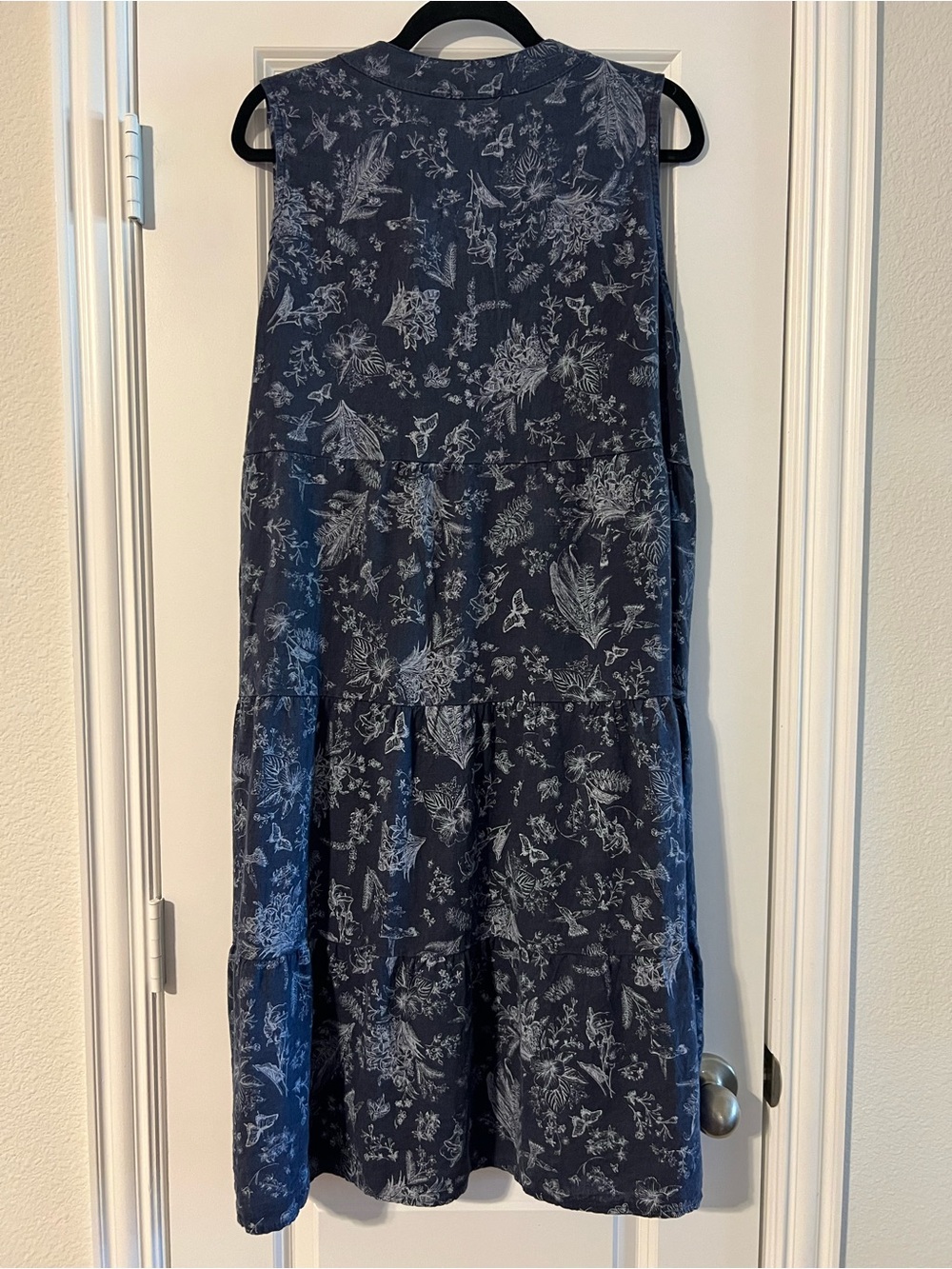Sleeveless Navy Floral Tiered Dress - Picture 5 of 5